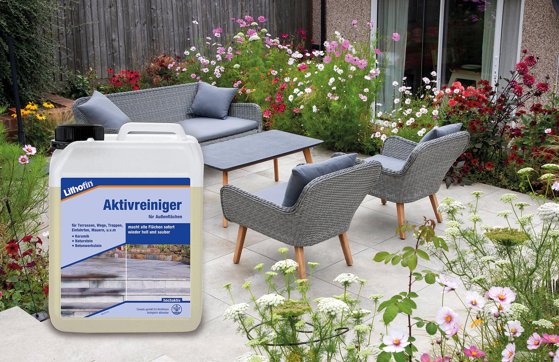 Lithofin KF Aktivreiniger Flasche vor Terrassenbild