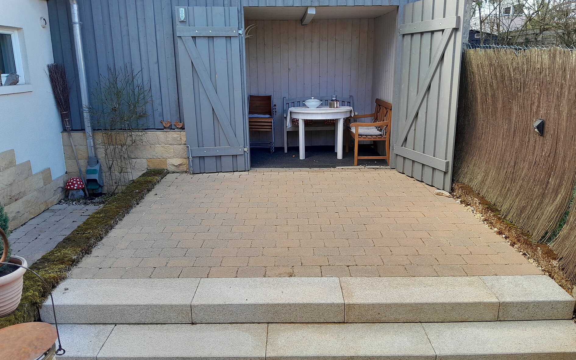 Nachher Bild der gereinigten Einfahrt