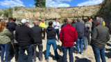 TEilnehmergruppe bei Führung im Steinbruch